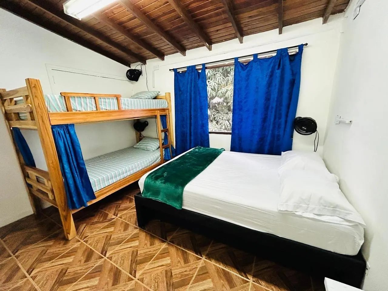 Guest house Blue Coast Hostal Medellin