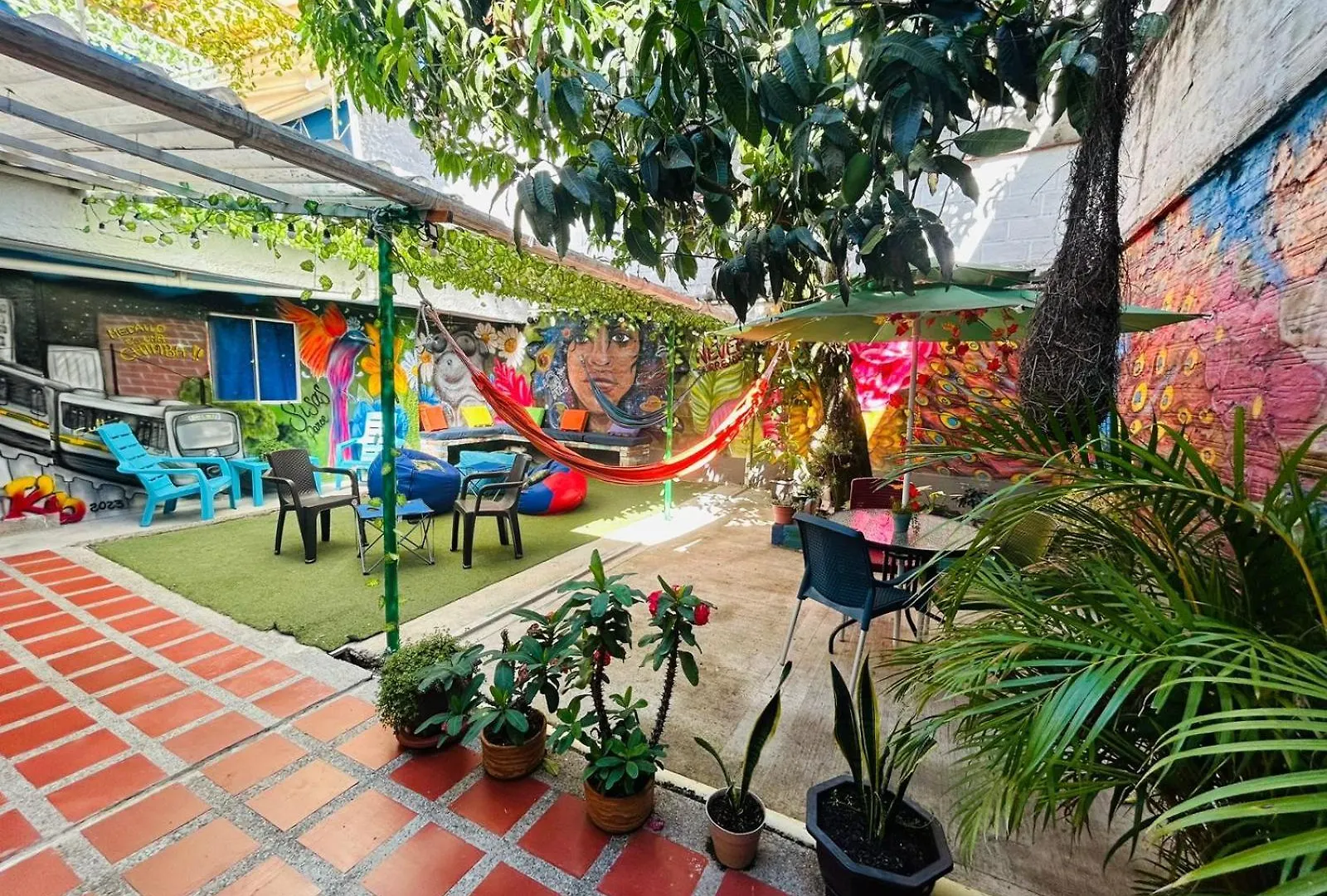 Blue Coast Hostal contacts