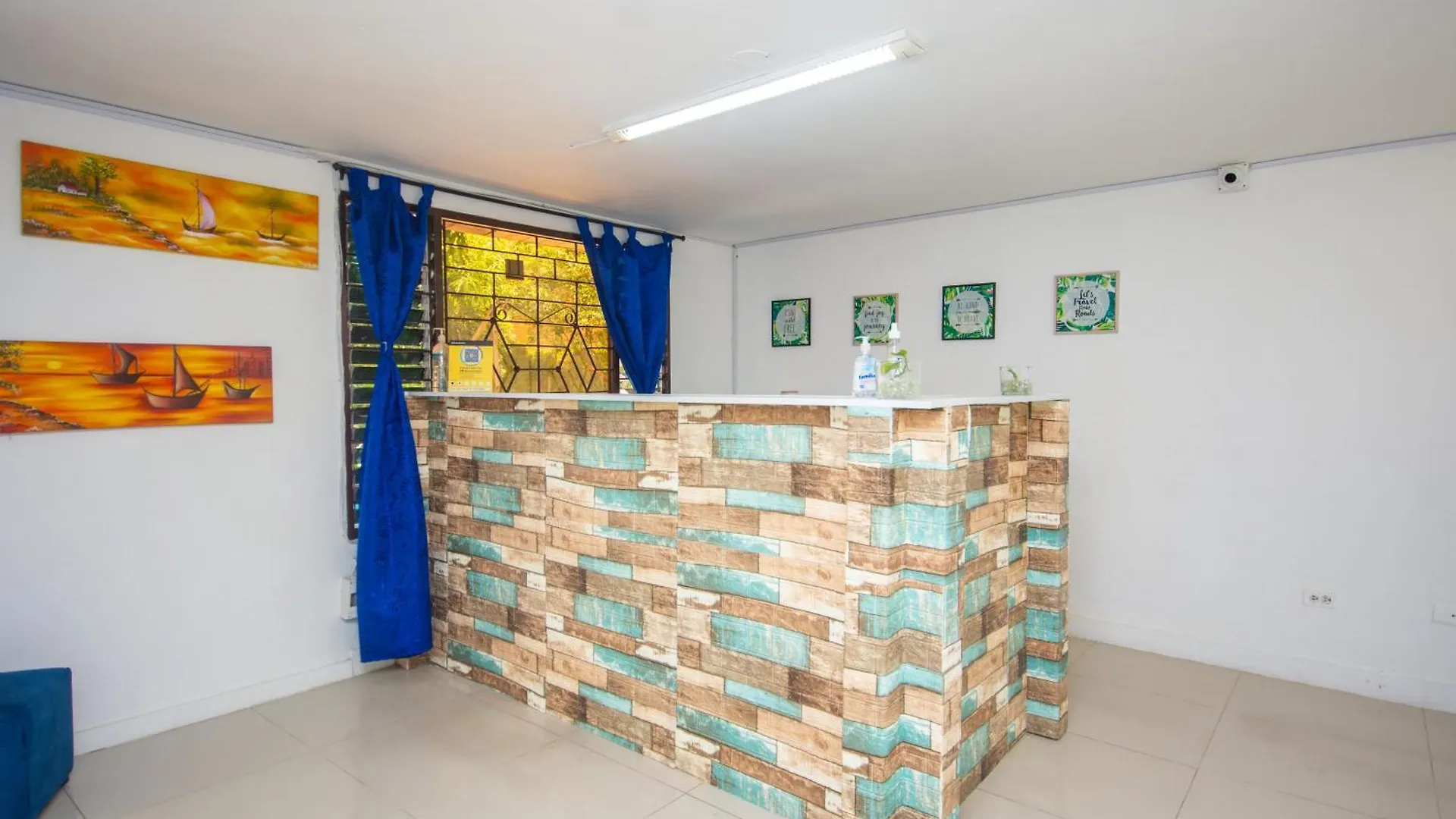 Blue Coast Hostal Medellin Guest house