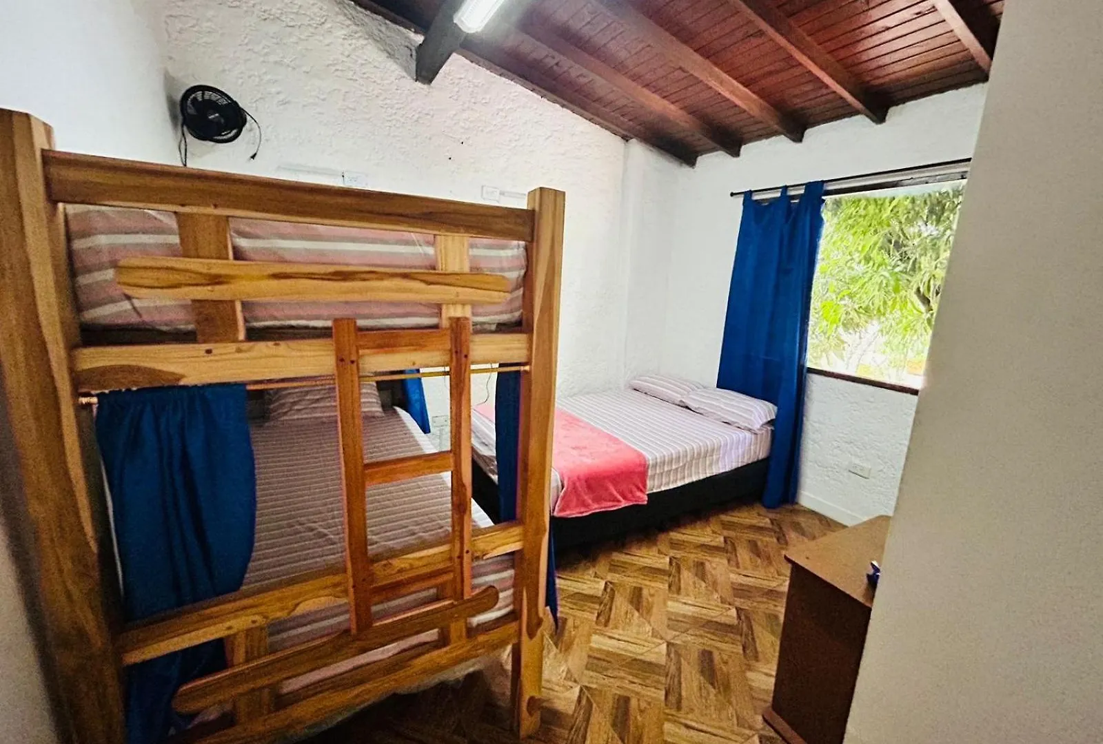 Blue Coast Hostal Medellin Guest house