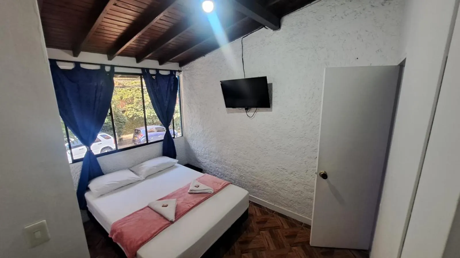 Blue Coast Hostal Medellin 0*,